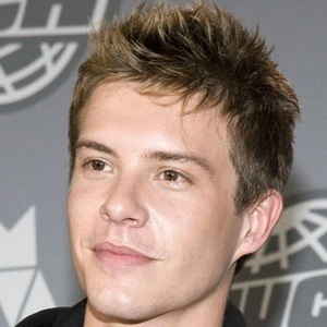 xavier-samuel-6