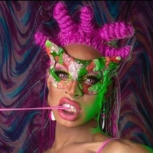 yvie-oddly-5