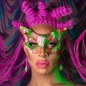 yvie-oddly-9