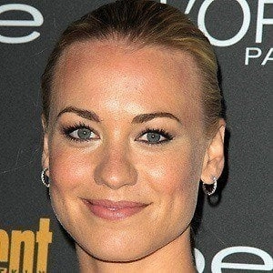 yvonne-strahovski-1