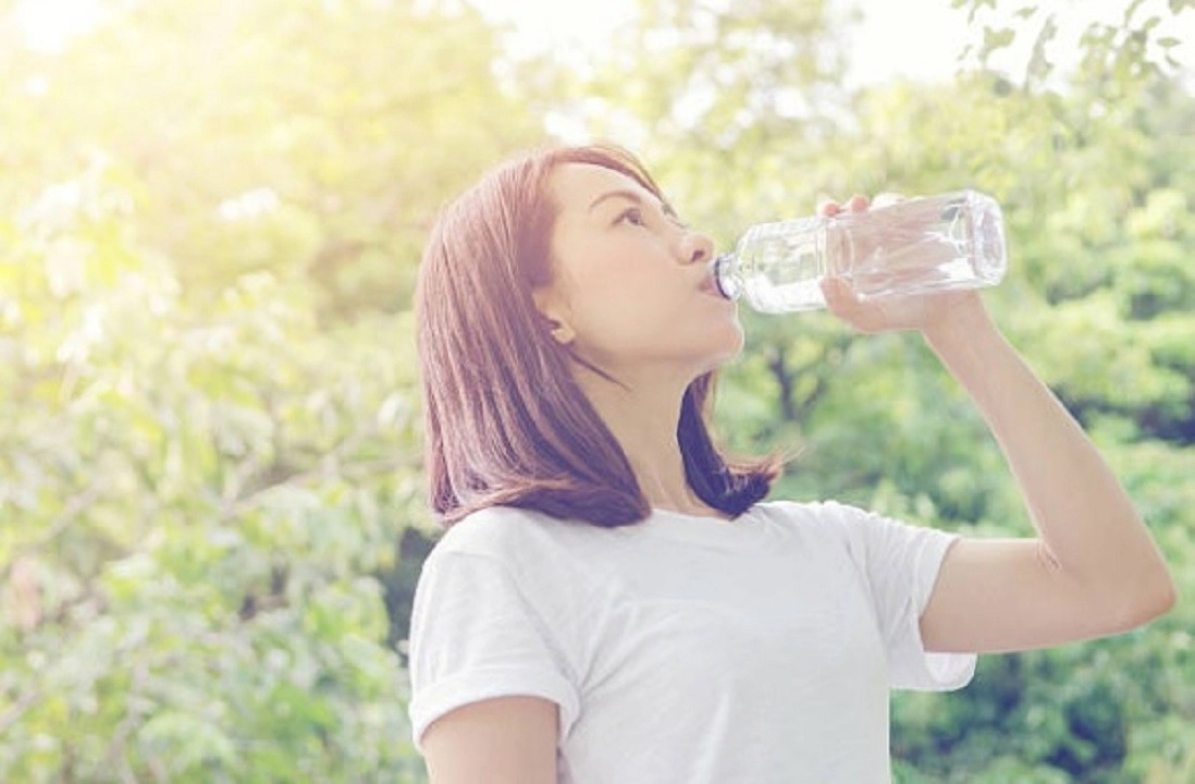 drinking-bottled-water