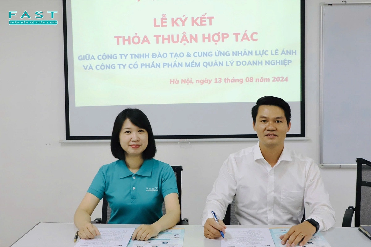 Ông Vũ Văn Sĩ và Bà Lương Thị Minh Nguyệt ký thỏa thuận hợp tác