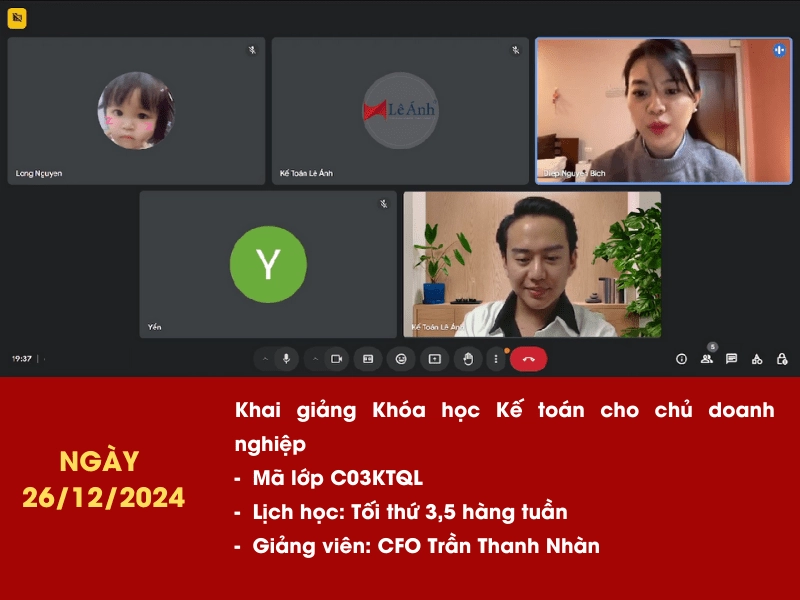 khai-giang-c03ktql