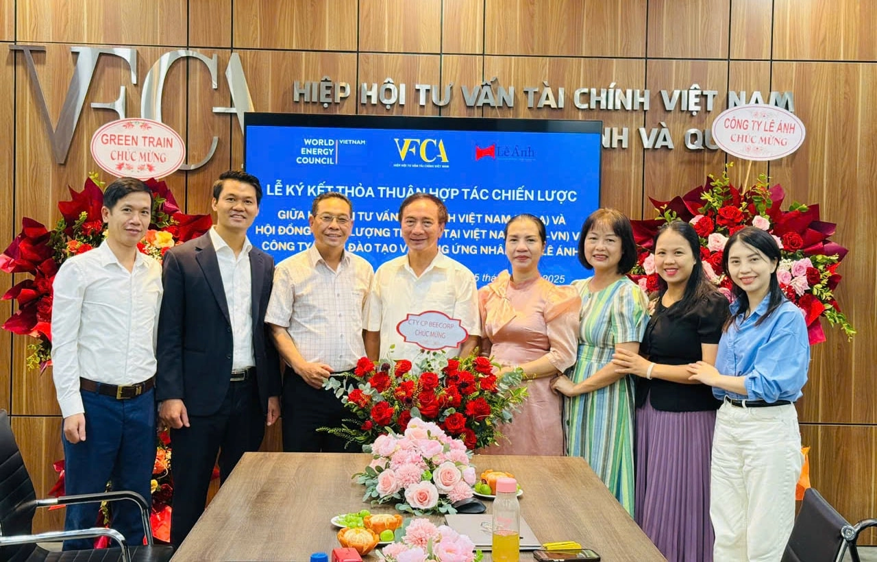Hình ảnh lễ ký kết 3 bên giữa VFCA - WEC - Lê Ánh