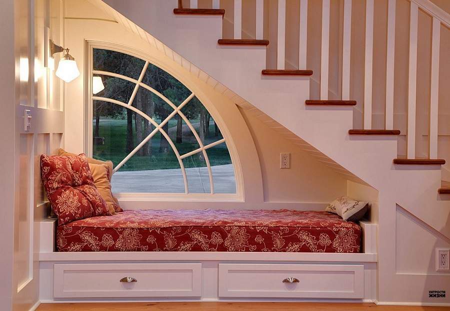 thiết kế phòng ngủ dưới cầu thang