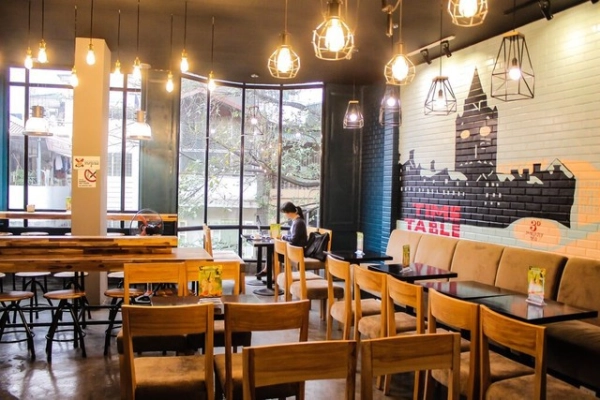 thiet-ke-quan-cafe-theo-phong-thuy-giup-quan-may-man-va-dong-khach 3