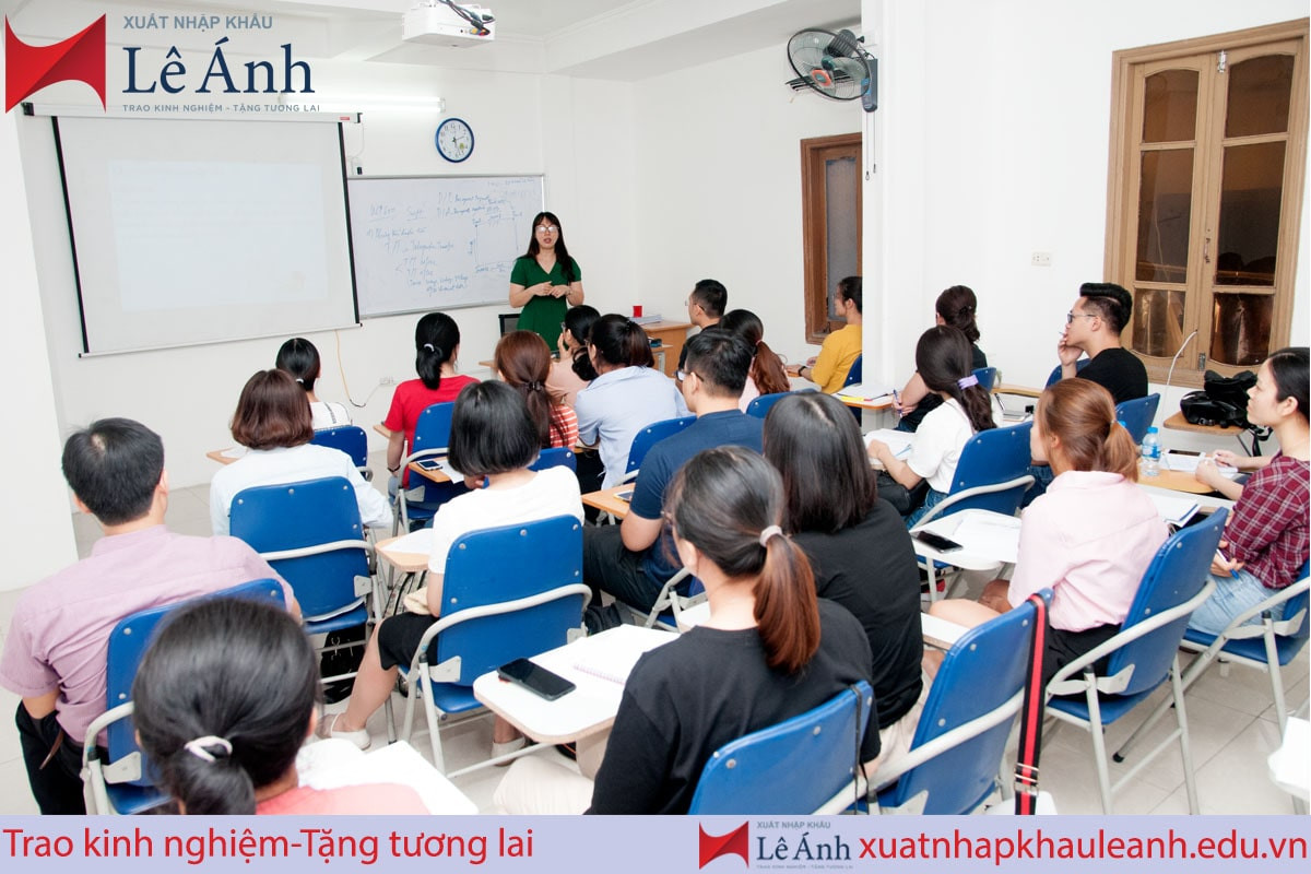 khoá học xuất nhập khẩu uy tín