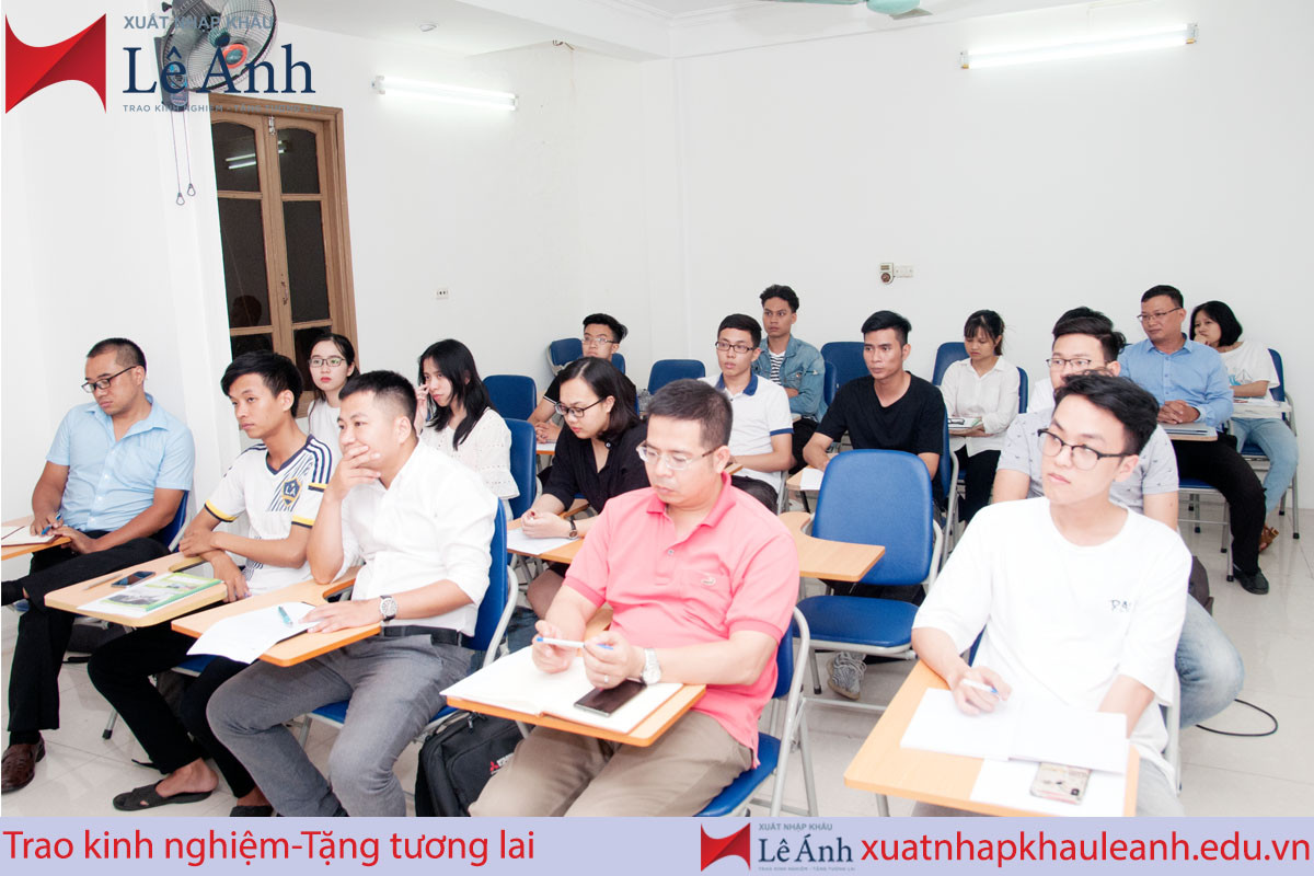 khoá học xuất nhập khẩu tại tpchm