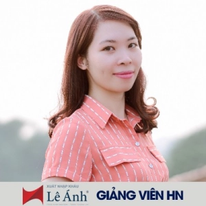 giang-vien-xuat-nhap-khau-le-anh-bui-thi-giang