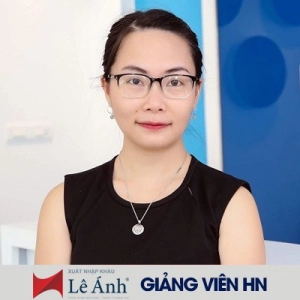 giang-vien-xuat-nhap-khau-le-anh-dao-thi-phuong-loan