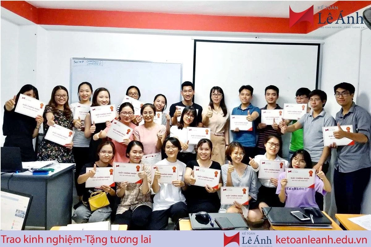 khóa học xuất nhập khẩu chính ngạch