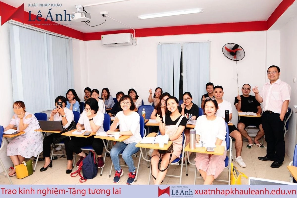 học xuất nhập khẩu thực tế