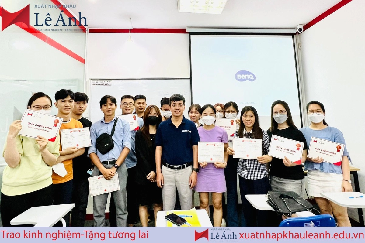 khóa học xuất nhập khẩu logistics